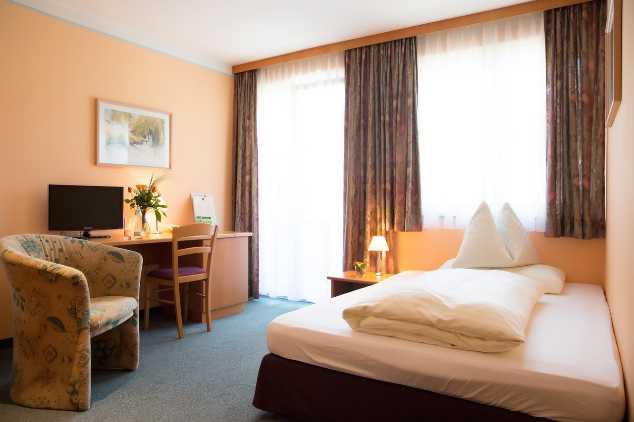 Hotel Moserwirt Bad Goisern Exteriör bild